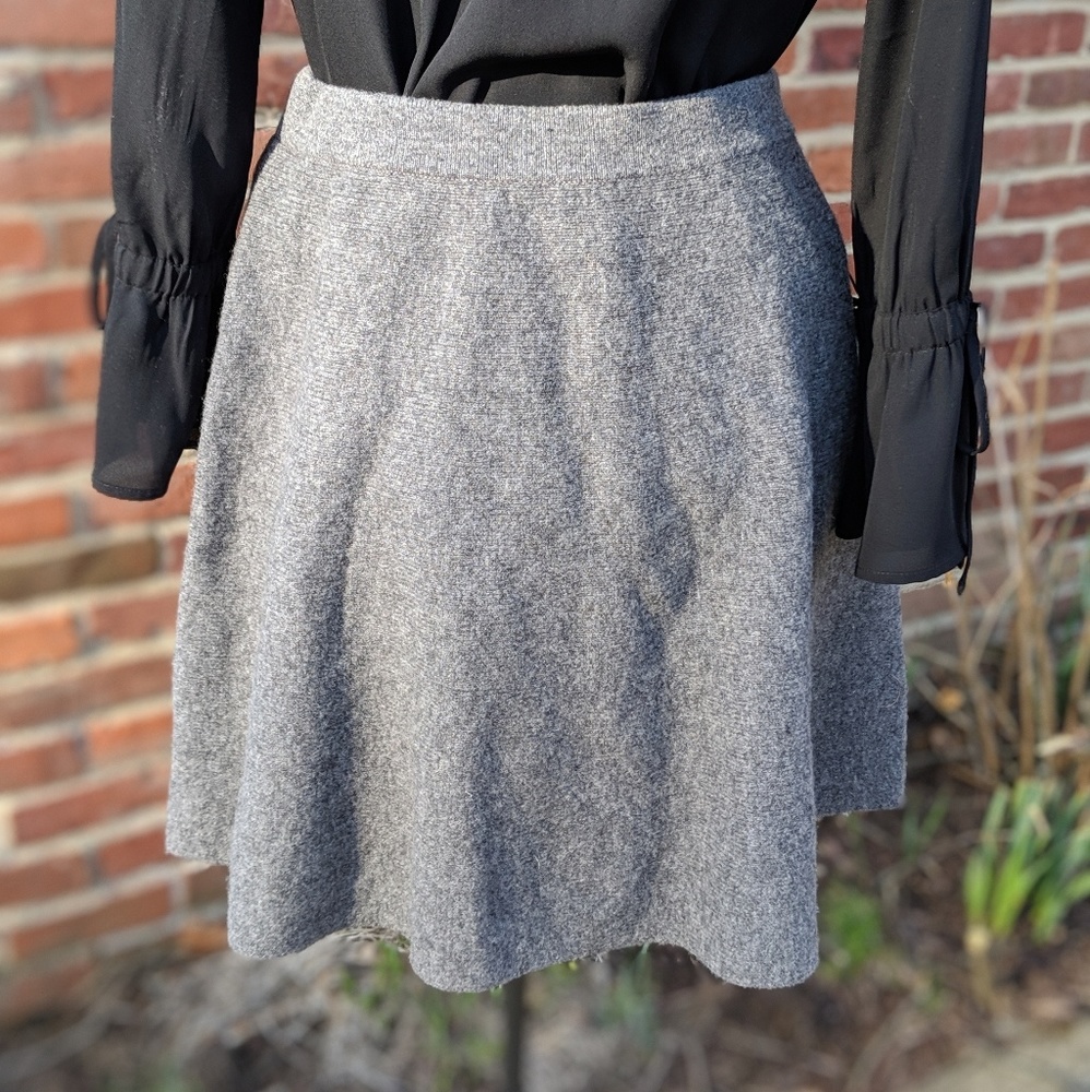 Women's Tahari wool skirt gray new with tags
